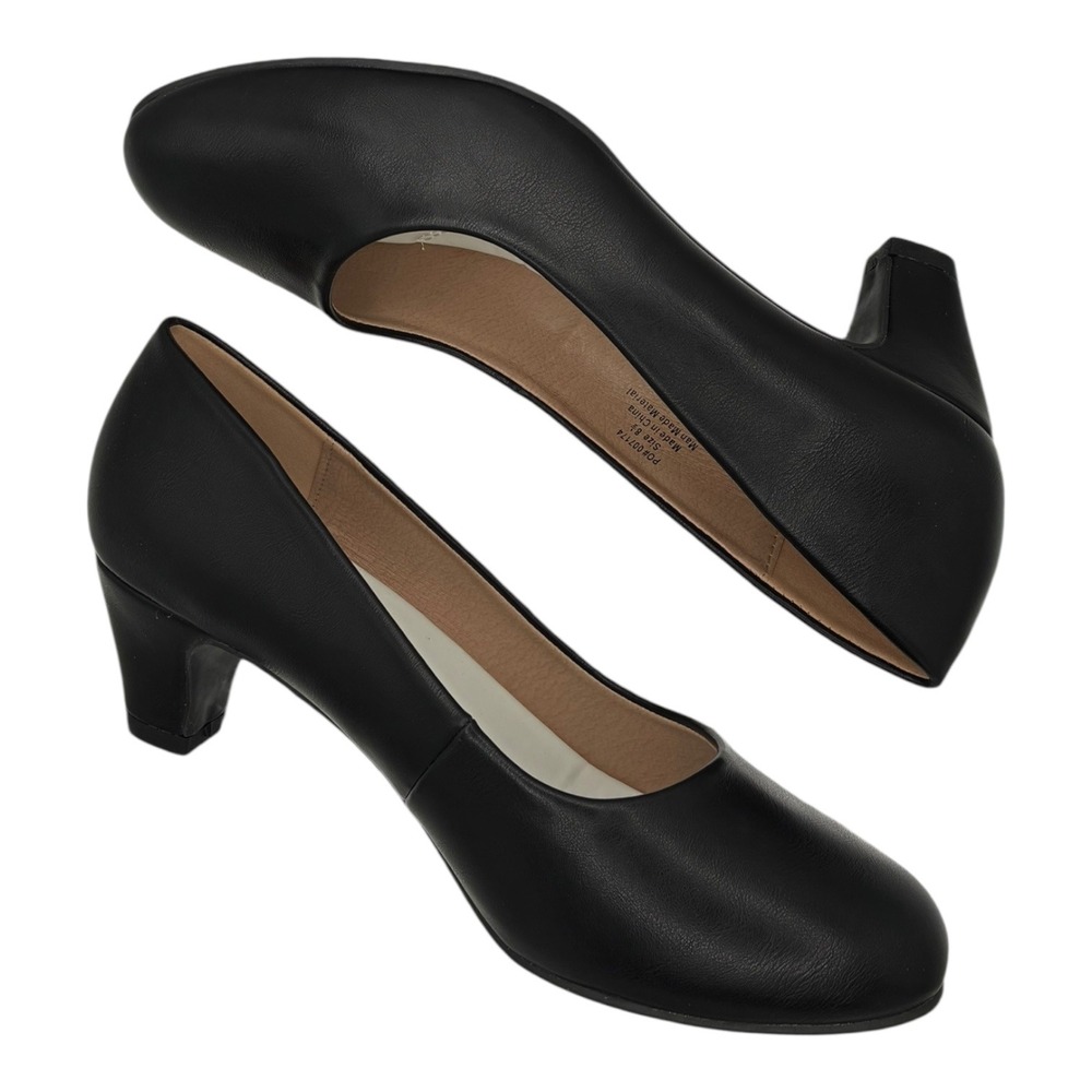 Journee Collection Luu Black Low Heel Pumps Round Toe Work Shoes Size 8.5 - Picture 5 of 9